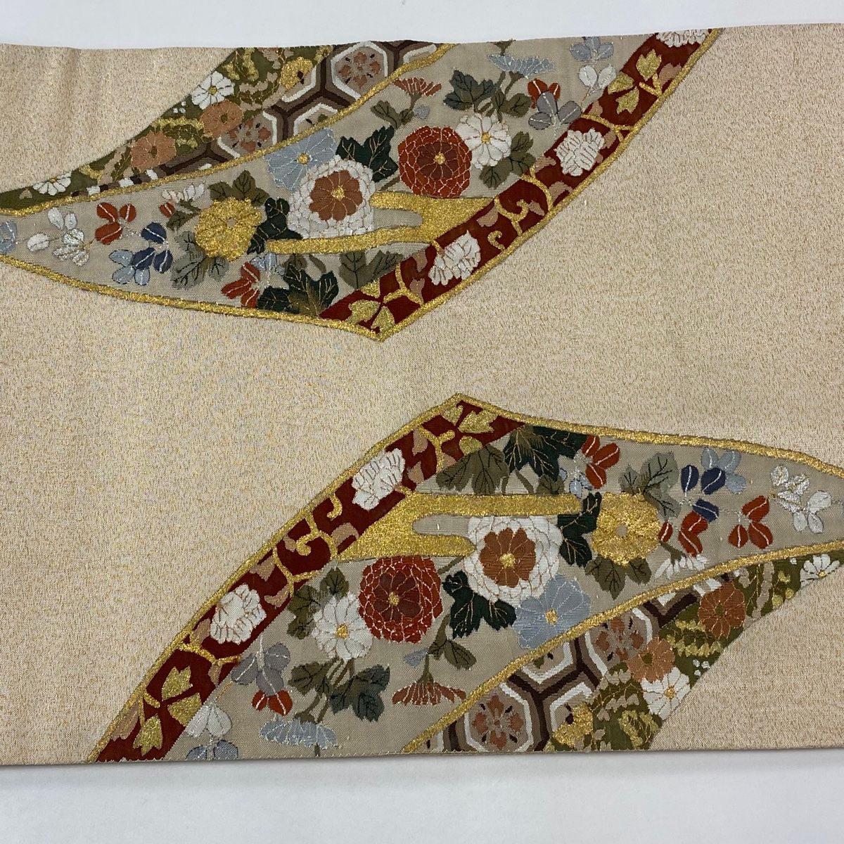 袋帯 美品 逸品 関西仕立て 草花 ヱ霞 金銀糸 箔 ベージュ