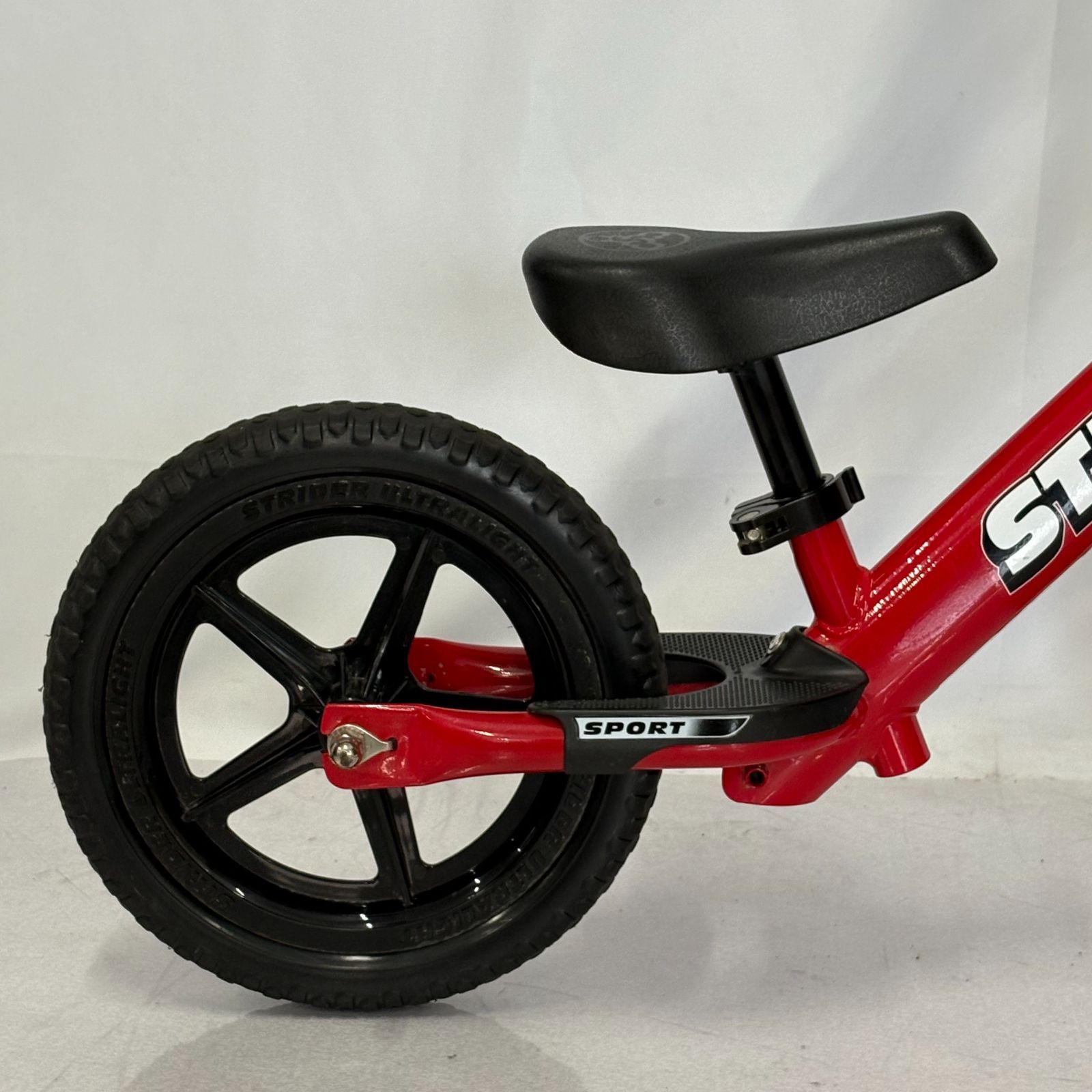 ❖✨【美品】STRIDERレッド 　　　日本正規品 /説明書付き！ 極美品 STRIDER 12 SPORT レッド ストライダー 12 スポーツ