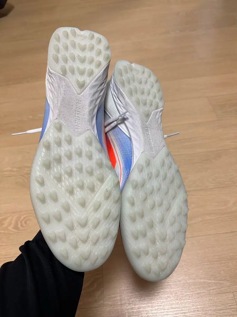 サッカーシューズ f50