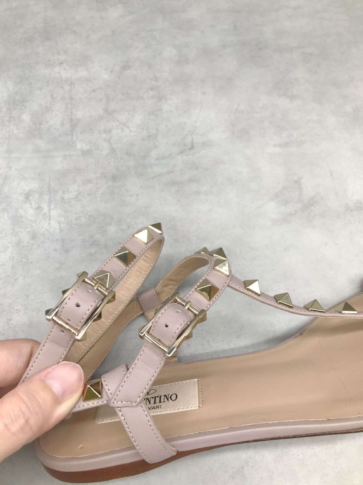 VALENTINO ヴァレンティノ ロックスタッズサンダル 38 フラット