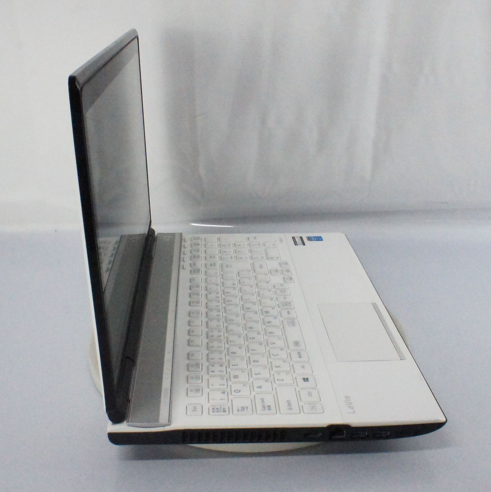 綺麗なホワイト！NEC Lavie Lavie/メモリ4GB/Windows10（取引中