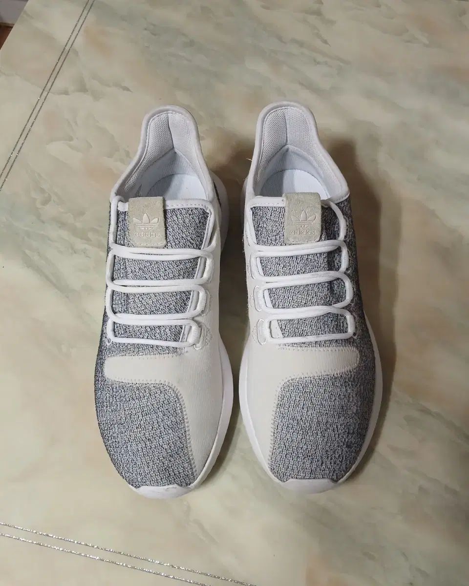 メンズ adidas スニーカー 靴 270