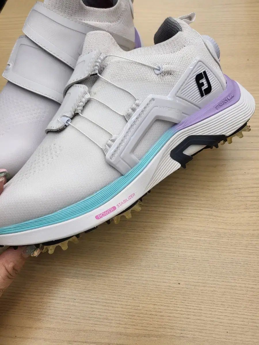 【雷市場（ポンジャン）商品韓国直送】FootJoy(フットジョイ) ハイパーフレックス 23 レディース ボアゴルフシューズ 225