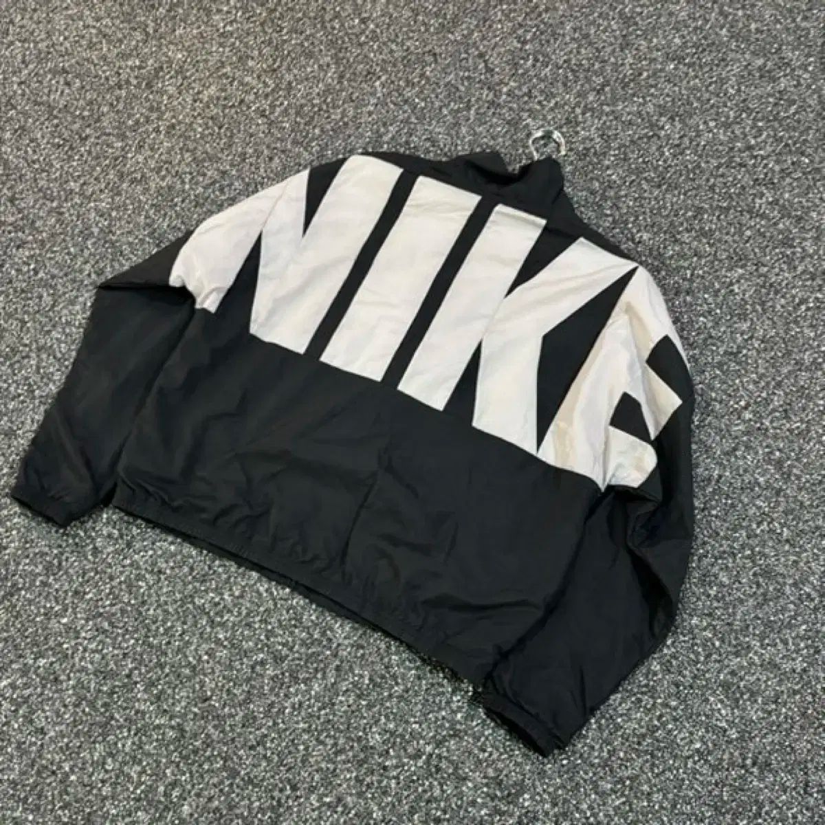 Nike(ナイキ） ビッグロゴ スウッシュ ウインドブレーカー 6224