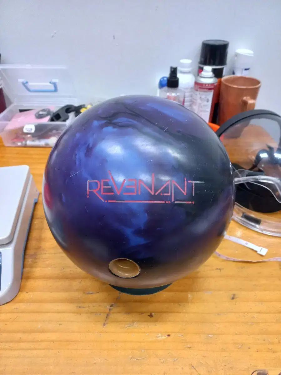 ボーリングボール 14p レナメント