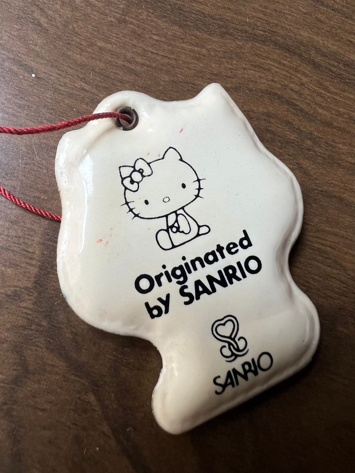 ハローキティ　木製　化粧台　レトロ　サンリオ Yahoo!オークション -「ハローキティドレッサー」の落札相場