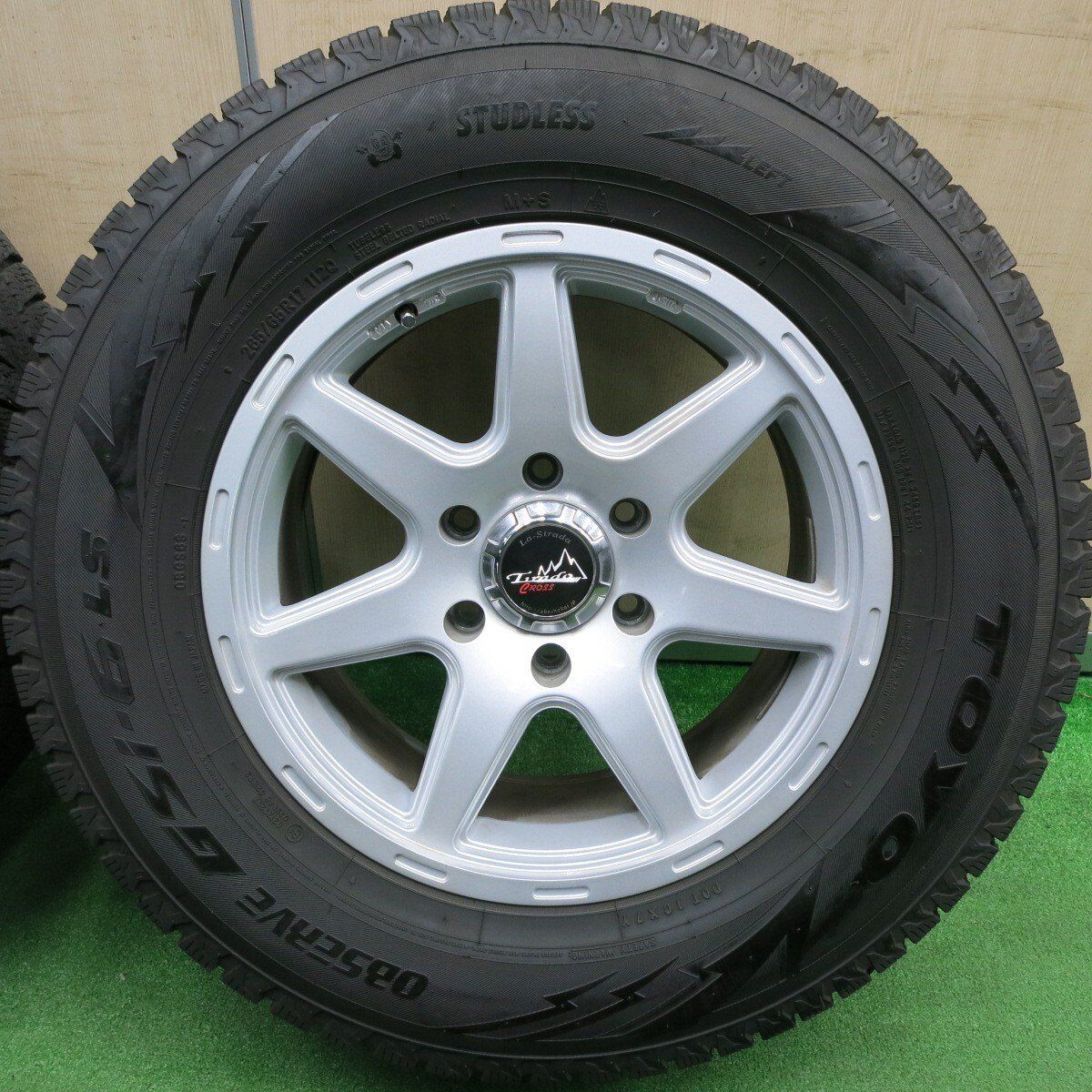 バリ溝!21年!キレイ!9.5分☆スタッドレス 265/65R17 トーヨー バリ溝!21年!キレイ!9.5分☆スタッドレス 265/65R17 トーヨー