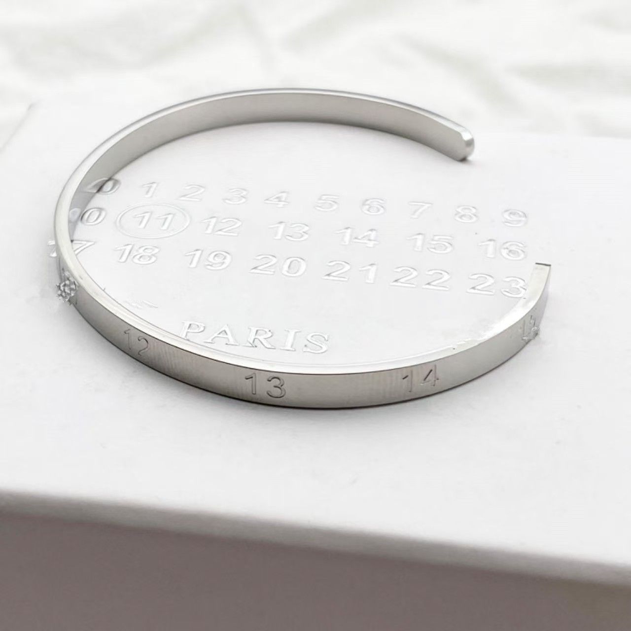 新品未使用 Maison Margiela Number Bracelet メゾンマルジェラ ナンバーバングル 男女兼用 シルバー925 - メルカリ