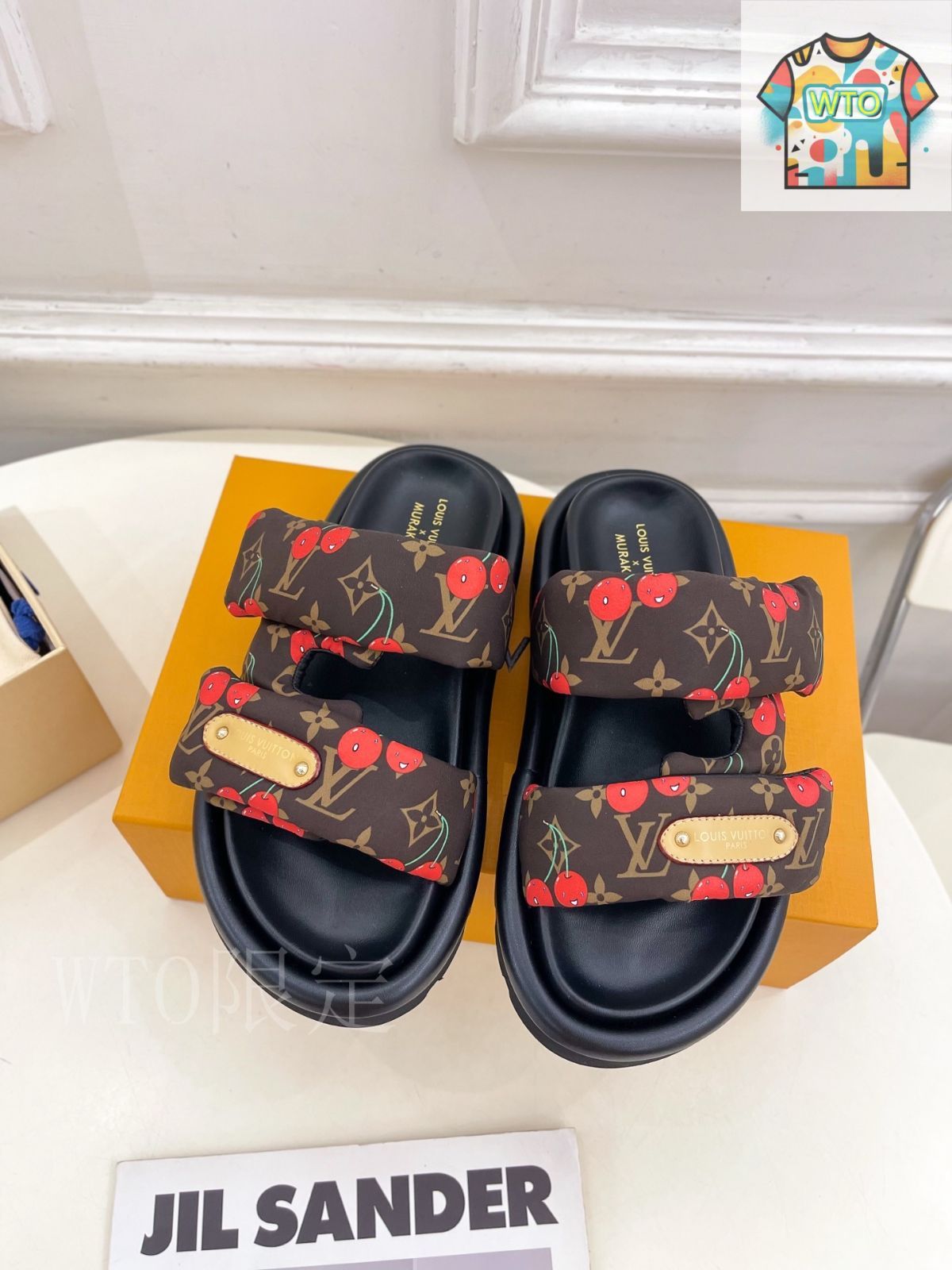 どんな服にも自然にマッチ♪【Louis Vuitton】フラットサンダル LOUIS VUITTONルイヴィトンフラットサンダル07-3 - メルカリ