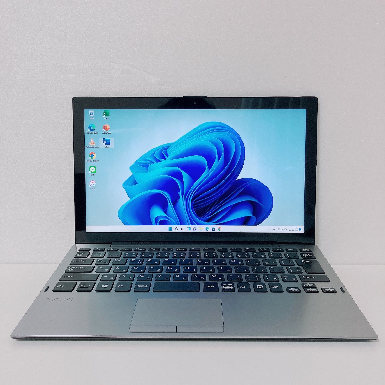 美品】VAIO 爆速SSD256GB 8GB第8世代パソコン タブレットPC - メルカリ