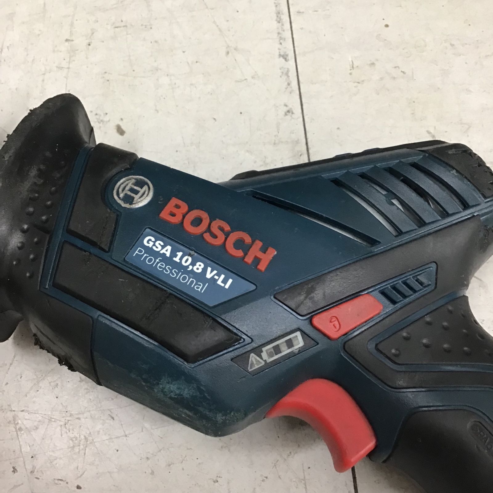 BOSCH - BOSCH GSA 10.8V-LI型　バッテリー　セーバーソー　中古 Amazon | BOSCH(ボッシュ) 10.8Vバッテリーセーバーソー GSA10