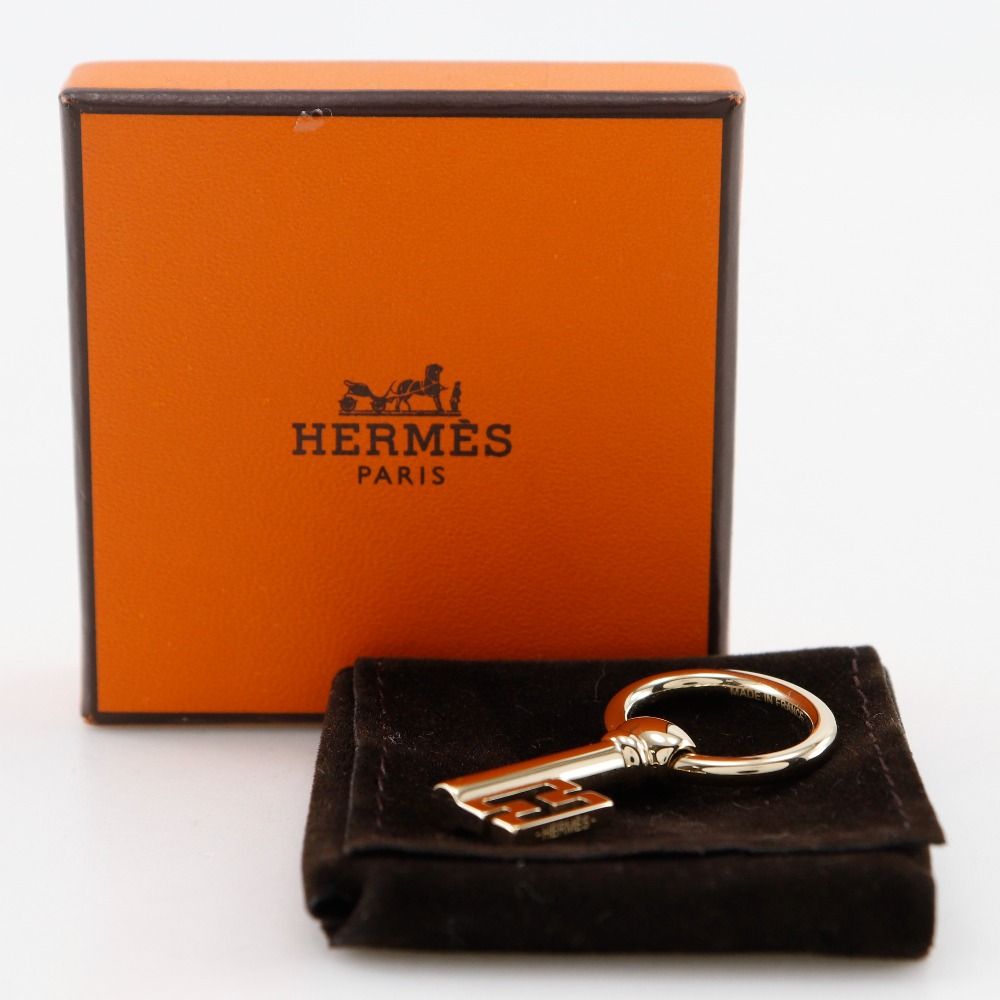 美品　HERMES Hキュリオジテ　キーモチーフ　鍵　ペンダントトップ HERMES】エルメス キュリオジテ クレ Hキーモチーフ 金属製