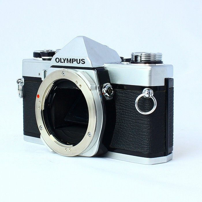 OLYMPUS OM-1
