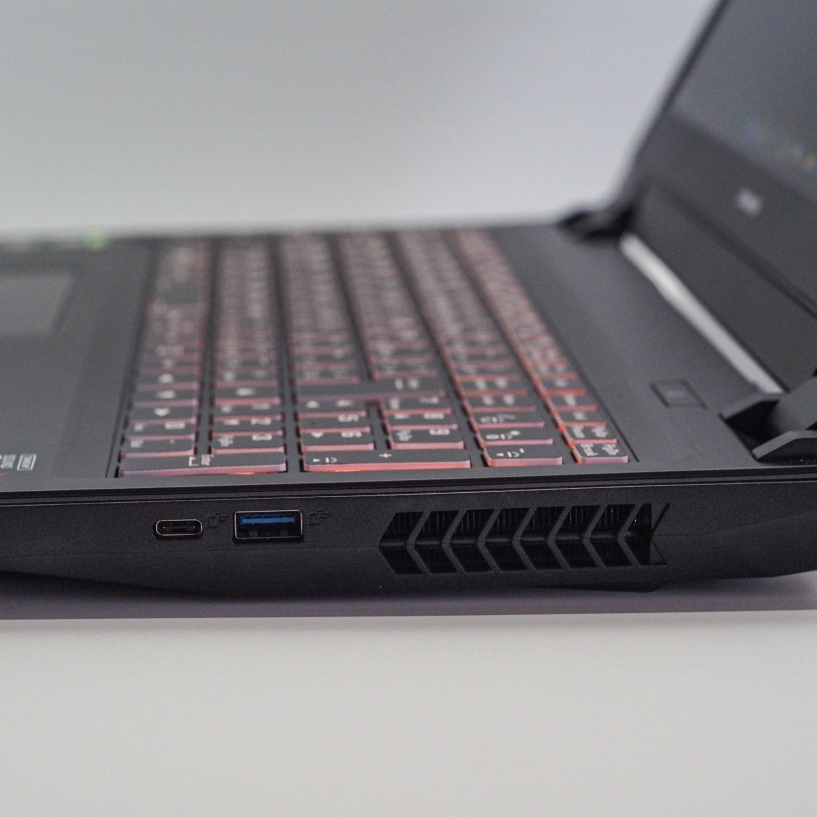 Mouse DAIV、 RTX 2060、1TB SSD、16 GBメモリ、Windows 11