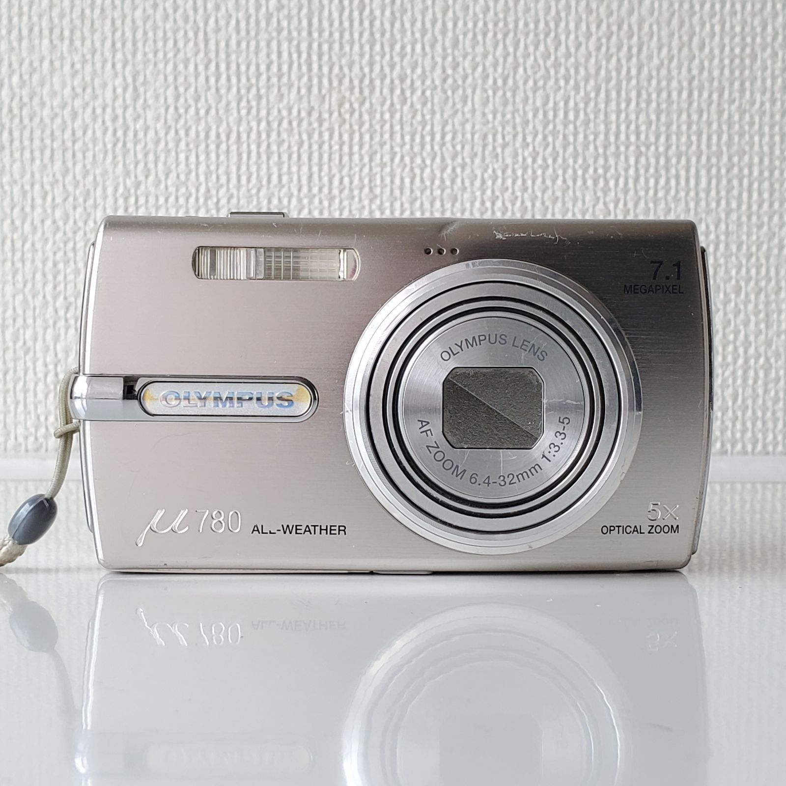 Olympus デジタルカメラ シルバー 充電器・バッテリー付き　SDカード付き Olympus コンパクトデジタルカメラ シルバー 充電器付き Olympus