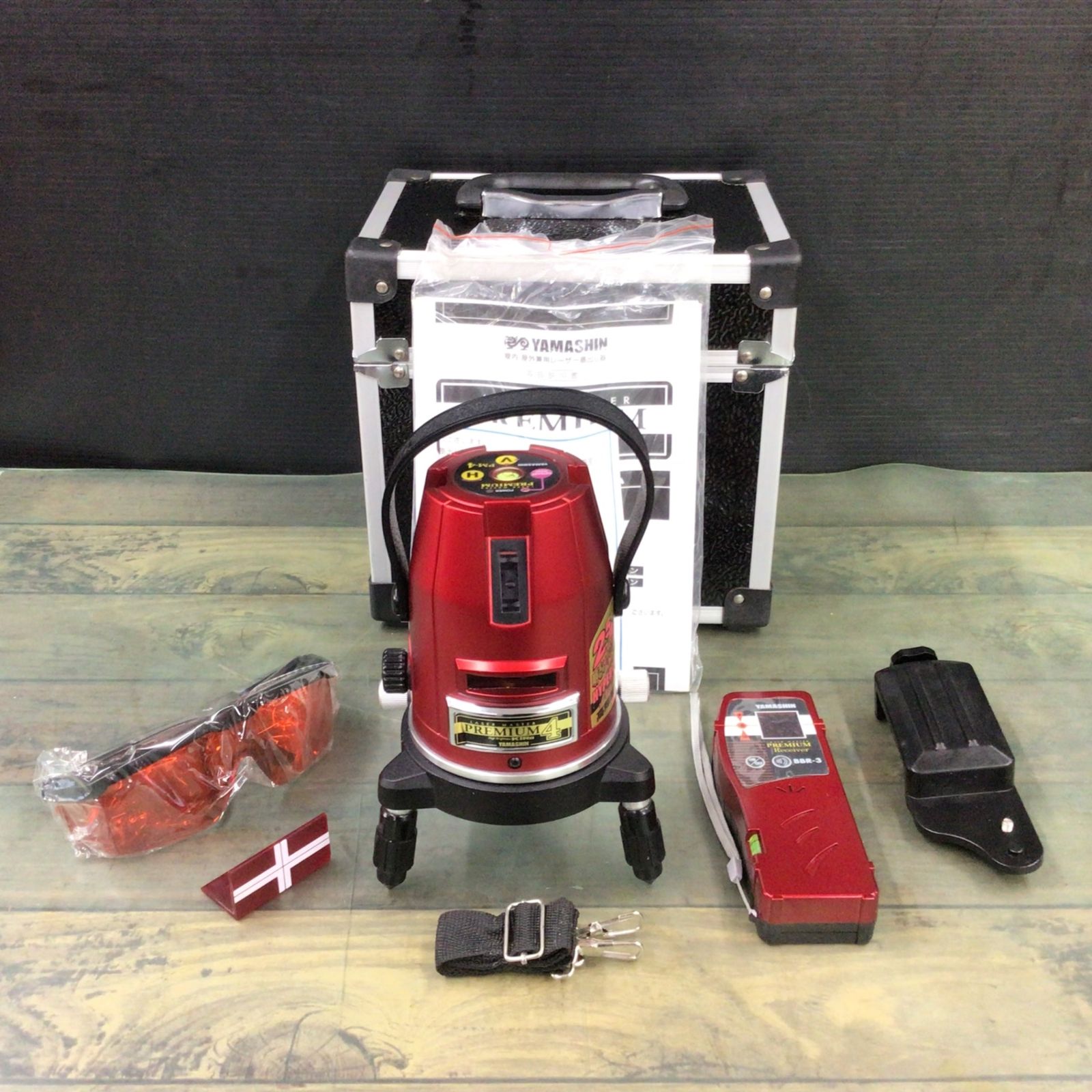 〇山真製鋸(YAMASHIN) レーザー墨出し器 PM-4 【東大和店】