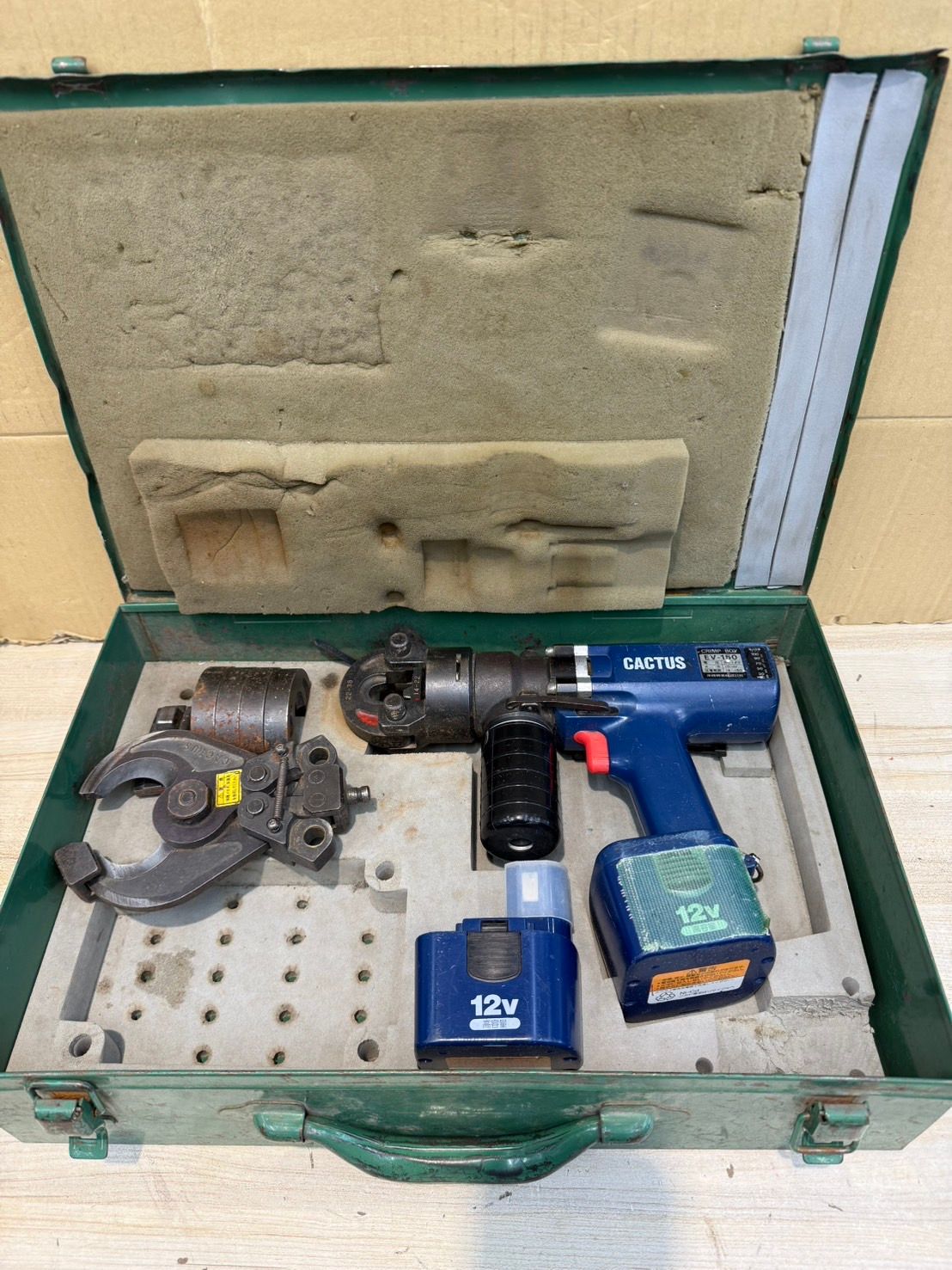 S94059 カクタス 油圧式圧着工具 ケーブルカッタ付 EV-150