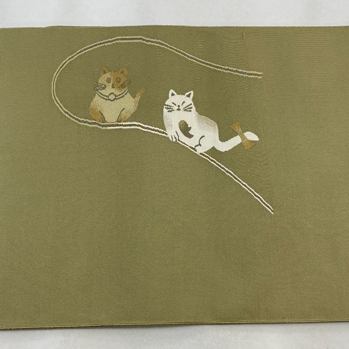 名古屋帯 美品 逸品 八寸名古屋帯 猫 鞠 鶯色 正絹 【中古】 - メルカリ