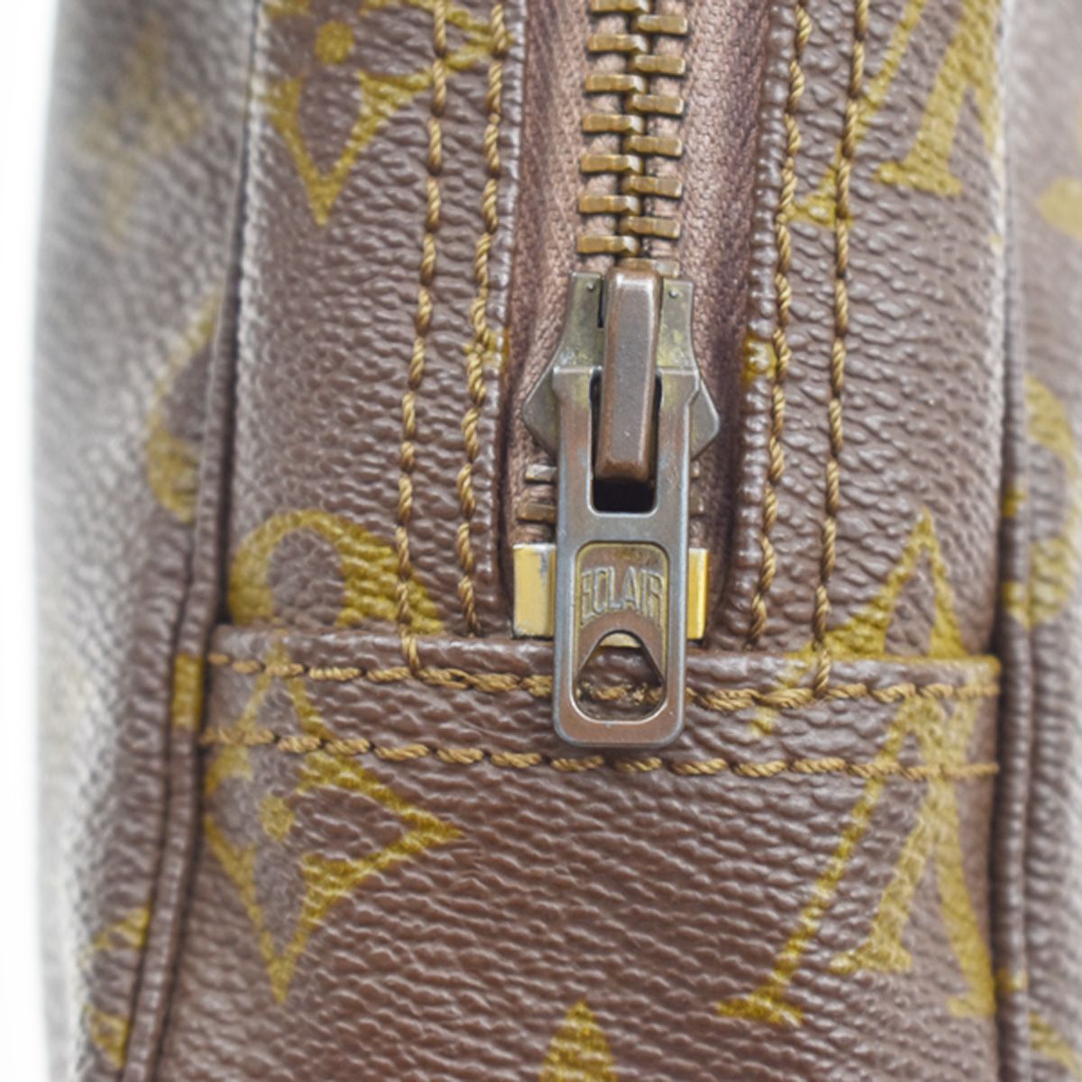 モノグラム M47524