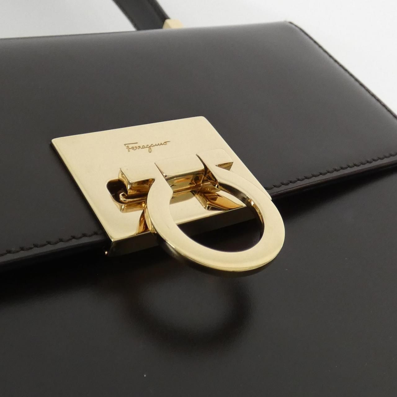 超美品Salvatore Ferragamo サルヴァトーレフェラガモバッグ 楽天市場】【ヴィンテージ】サルヴァトーレフェラガモ 21 8658