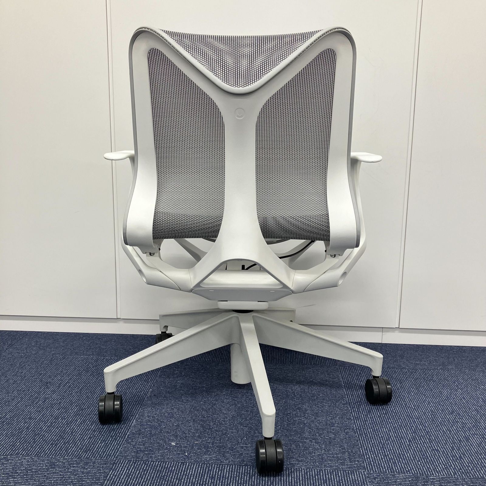 【中古 S(美品)】Cosm Chairs(コズムチェア) FLC142YFP 98 98 VPR BKS 84503 中古 S(美品)】Cosm Chairs(コズムチェア) FLC142YFP 98 98 VPR
