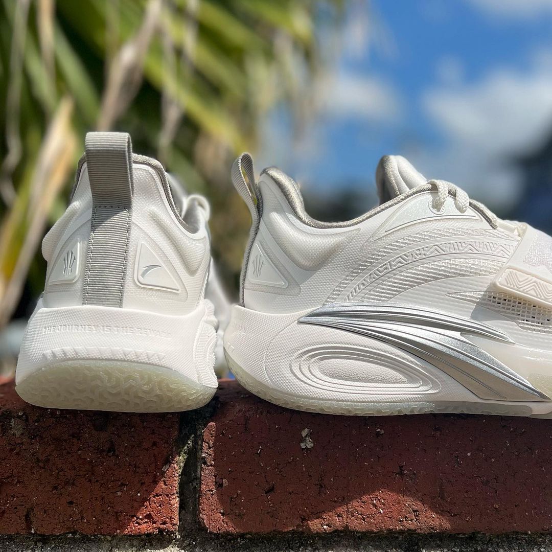 アンタカイリーKAI1 29センチ ANTA KAI 1 'TRIPLE WHITE' アンタ カイ 1 カイリー アービング