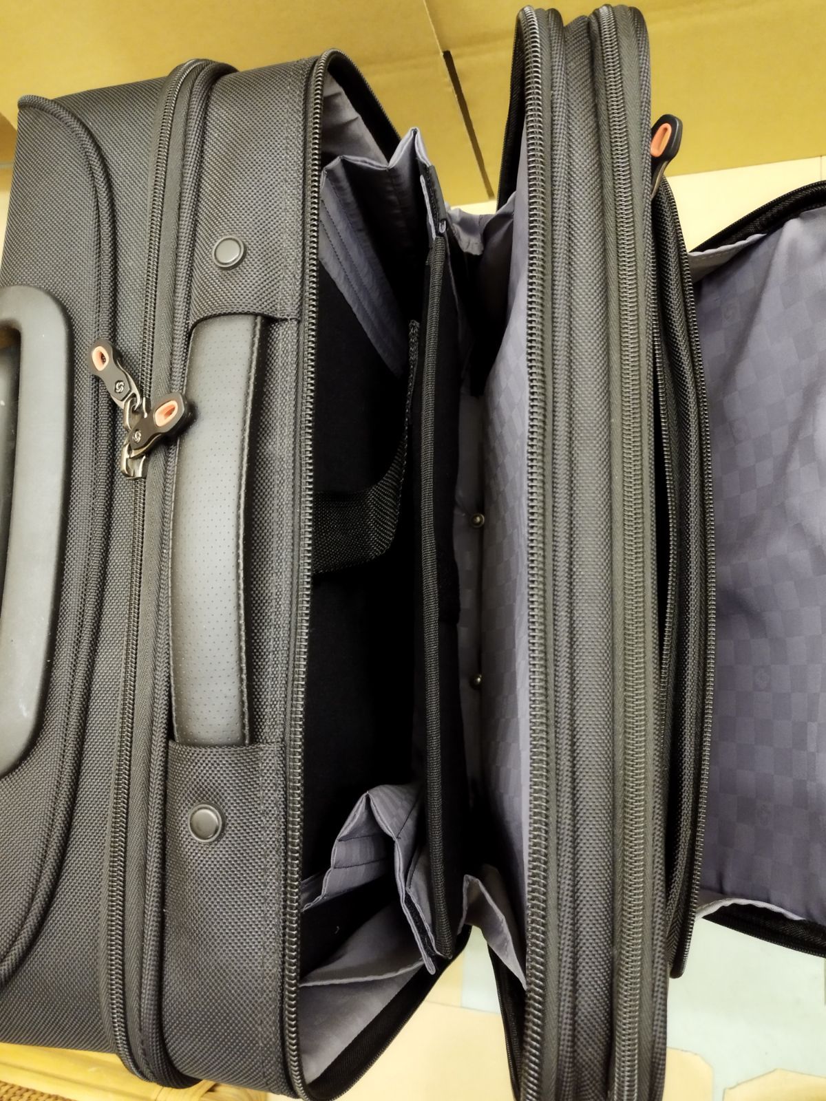 美品】Samsonite サムソナイト ビジネスキャリーケース 二輪 機内