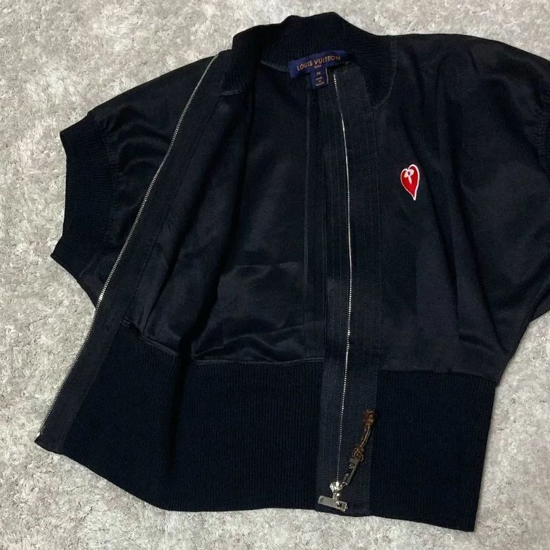 小原夕佳さま専用☆新品未着用PRADA ダウンベスト ベージュ　サイズ42XL 小原夕佳さま専用☆新品未着用PRADA ダウンベスト ベージュ