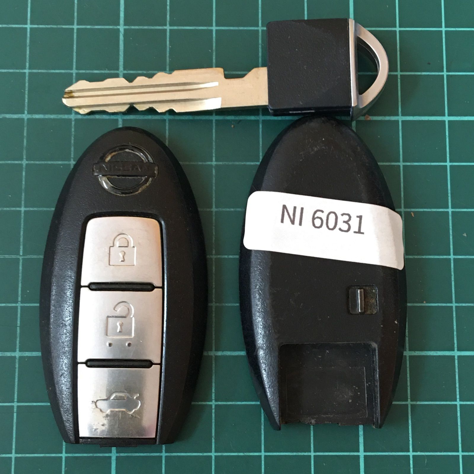 V35スカイライン 純正インテリジェントキー 3ボタン 285E3-JK05A インテリジェントキー ボタン電池交換（日産 スカイライン・V35）by