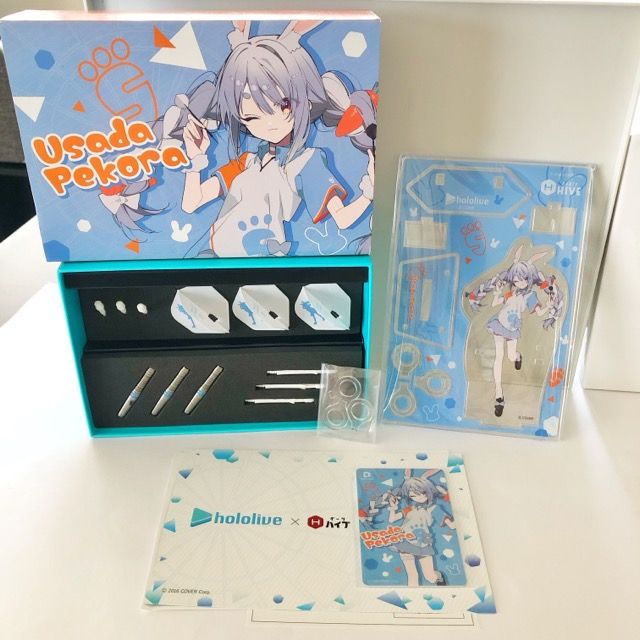 ホロライブ 兎田ぺこら ダーツセット アクリルダーツスタンド