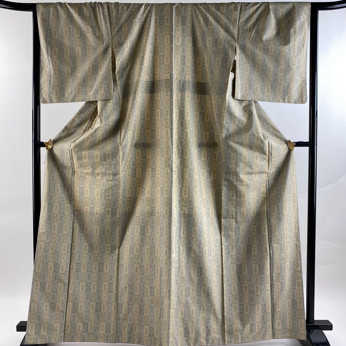 大島紬 身丈166cm 裄丈67cm M 袷 証紙 変わり市松 幾何学模様 薄茶色