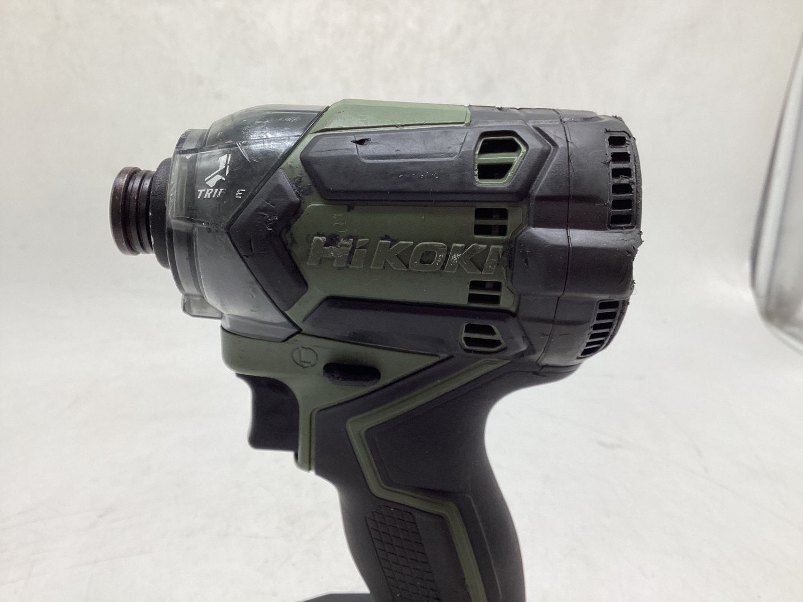 コードレスインパクトドライバ