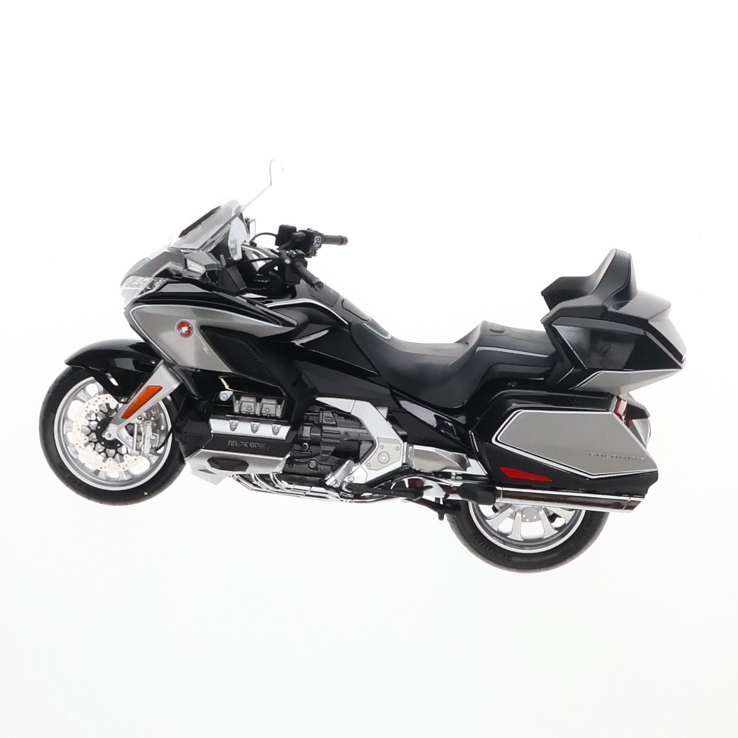 1/12 Honda Gold Wing(ゴールドウイング) Tour 2020(ヘビーグレー) 完成品 ミニカー(LCD-M2104-HGM) LCD MODELS 1/12 Honda Gold Wing(ゴールドウイング) Tour 2020(ヘビー