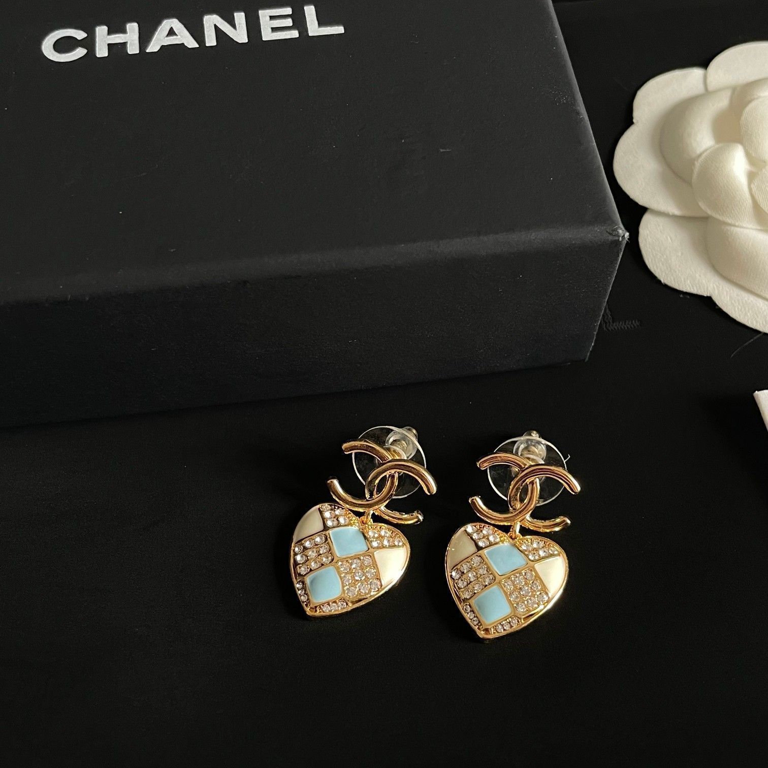 最終値下げ 本日限定値下げ CHANEL ビンテージピアス 超レア 今日特価】CHANEL ヴィンテージ ダブル C ピアス 送料無料 限定