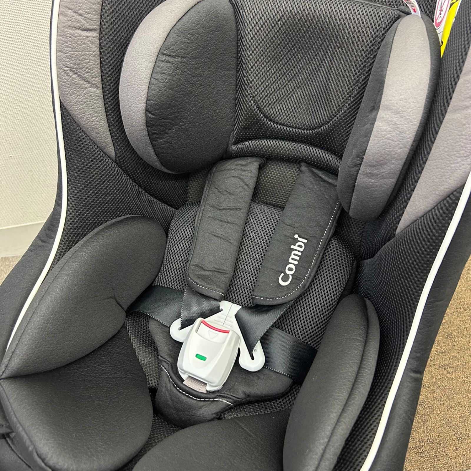 コンビ チャイルドシート ミニマグランデ エッグショック ミッキー