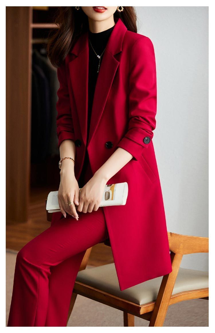 女性 パンツスーツ