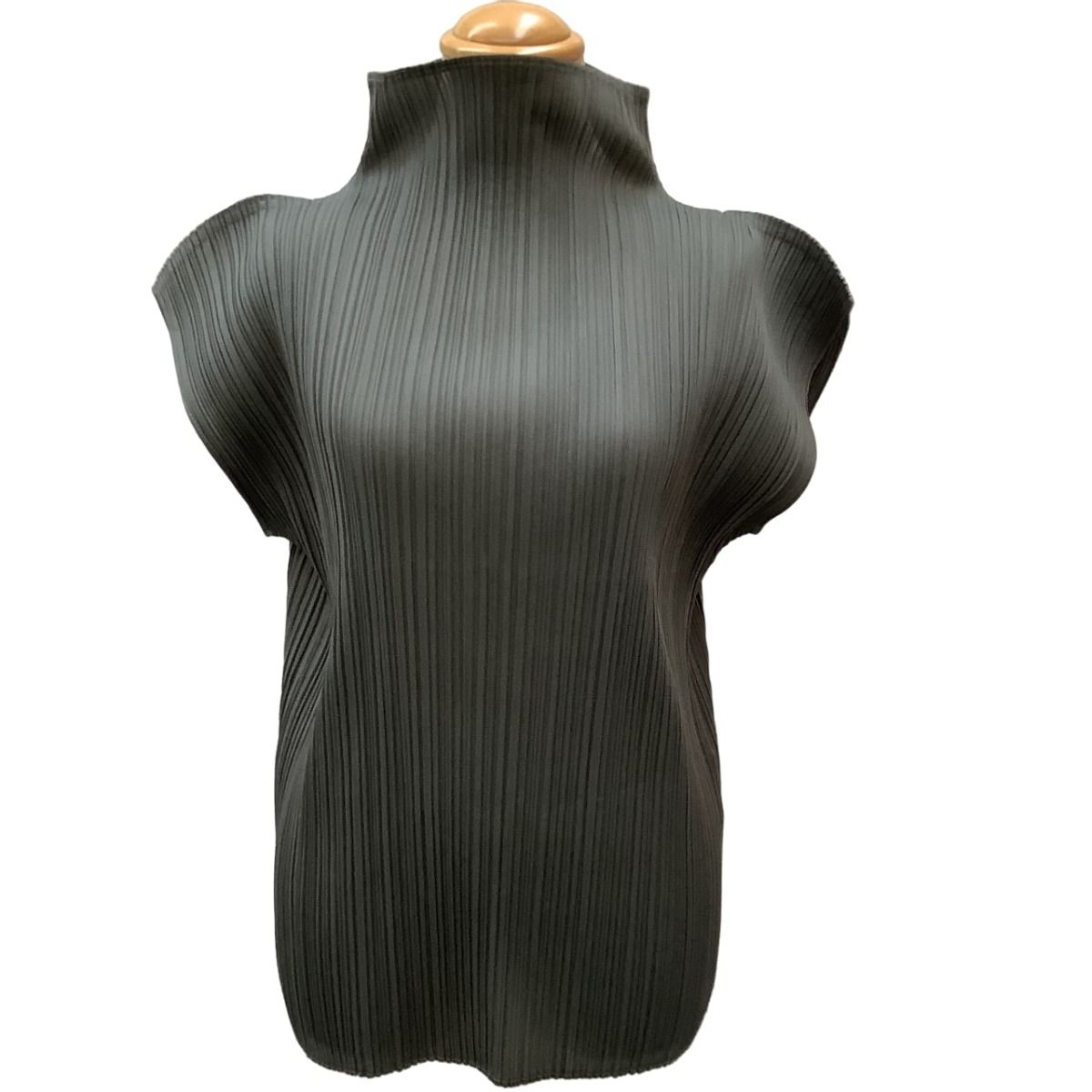 ♪♪ISSEY MIYAKE イッセイミヤケ ノースリーブカットソー プリーツ 
