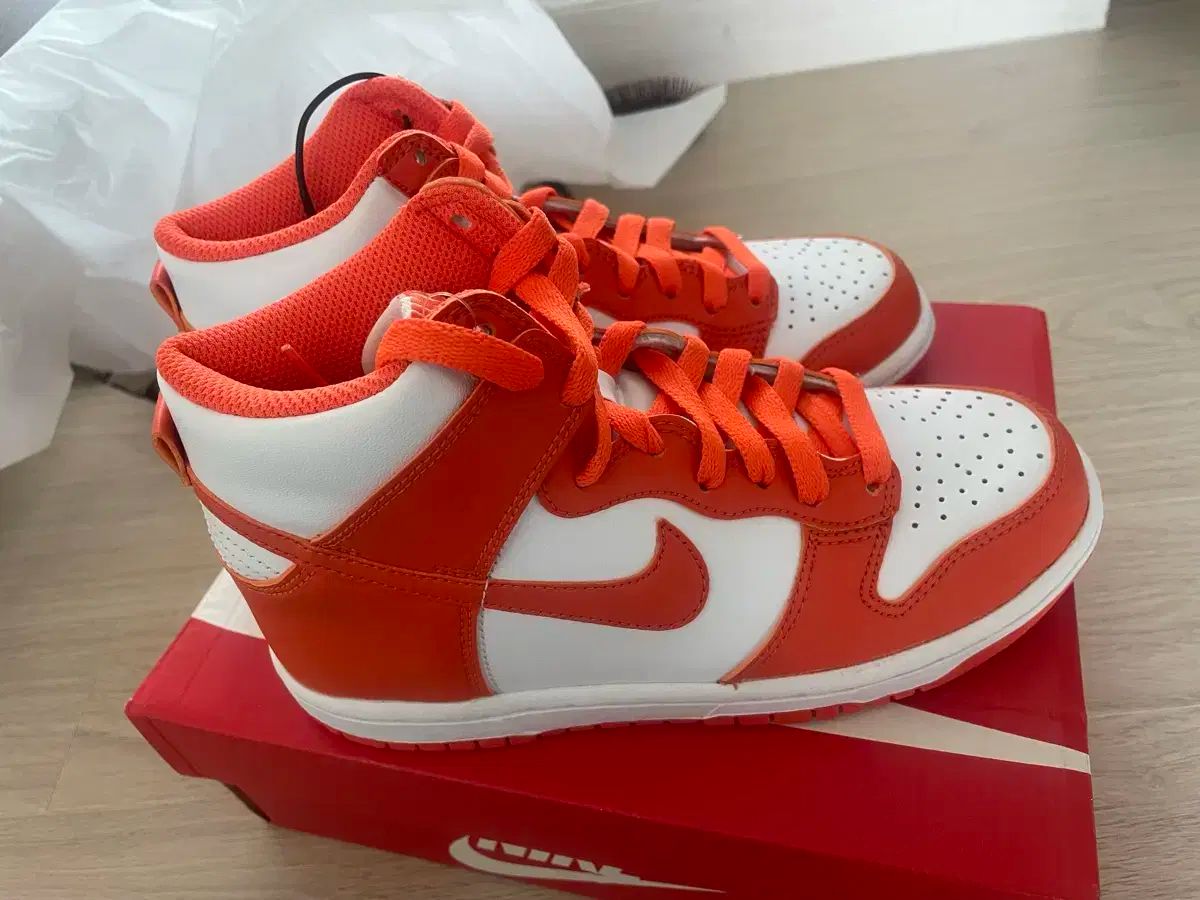 230 NIKE