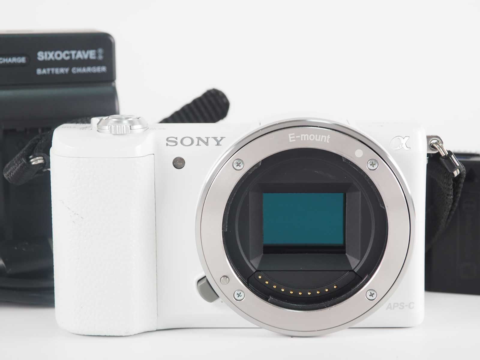 ソニー Sony a5100 ILCE-5100 24.3MP Digital White Camera body only Z4751A