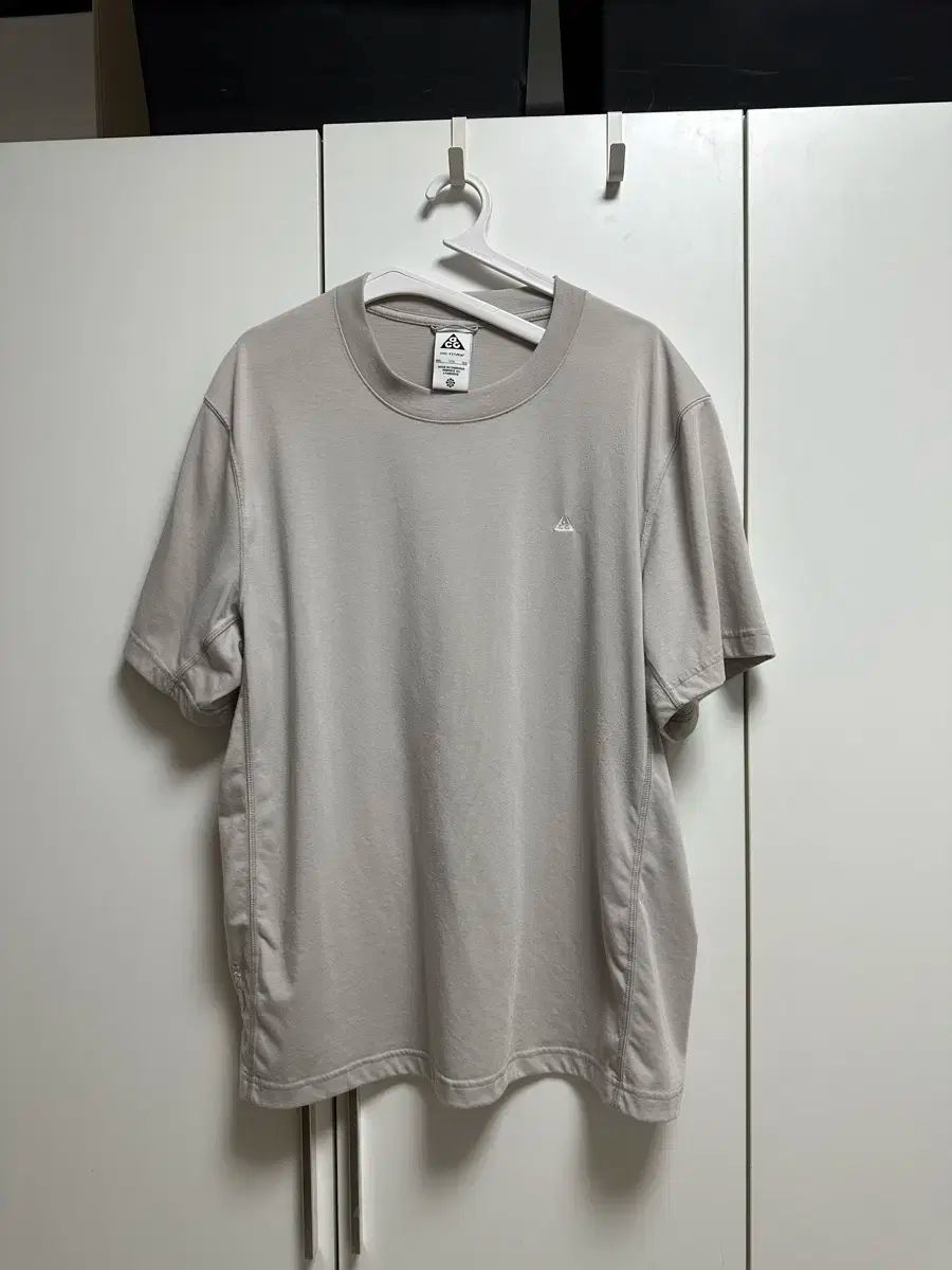 NIKE ナイキ ACG ドライ フィット ADV UV ゴート人 緩い Tシャツ ライト アイアン ああ