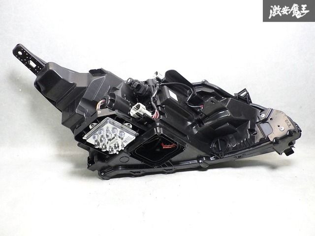 日産ノートE13　純正　 ヘッドライト・左　 LED 送料込 即決 ノート E13 純正 LED 左右 ヘッドライト 26060