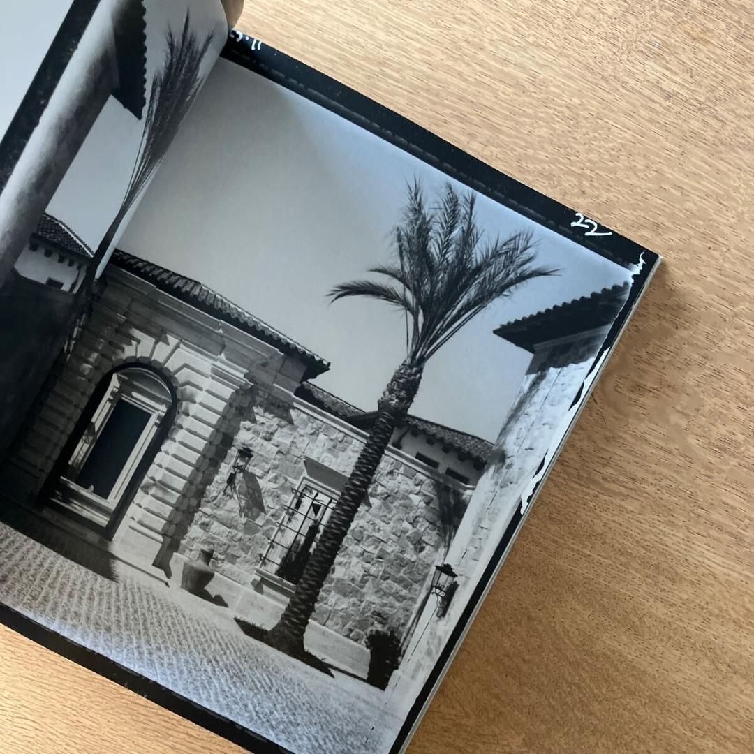 ［洋書］INTERIORS ATELIER AM 洋書］INTERIORS ATELIER AM - メルカリ