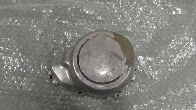 バリオス2 ZR250B-007xxx の ジェネレーターカバー 傷