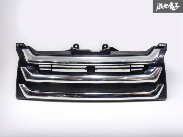 即発送 破損無し トヨタ 200系 ハイエース 4型 ナロー 標準 メッキ フロントグリル ラジエーターグリル フェイスチェンジ
