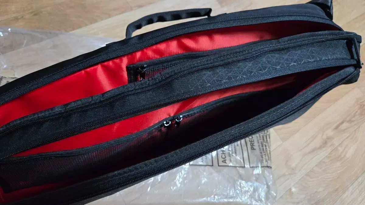 ウィルソン Wilson テニスバッグ 2025 衝突 スーパーツアー