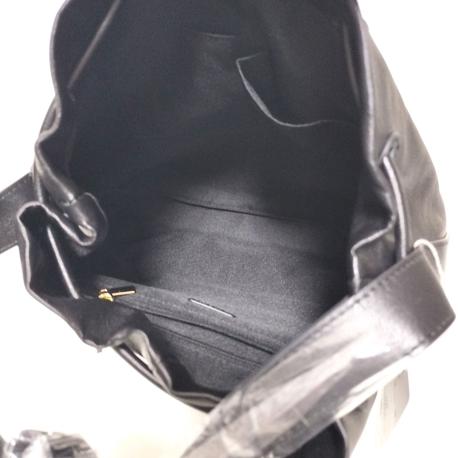ear PAPILLONNER イアパピヨネ オーバルチャーム 巾着ショルダー