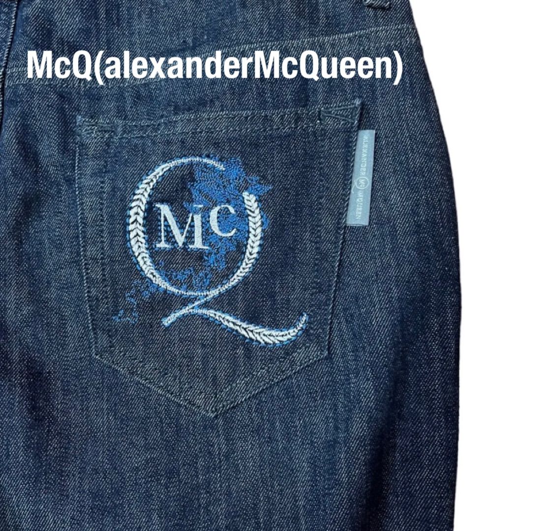 新品未使用 ALEXANDER McQUEENアレキサンダーマックイーン デニム 新品未使用90%オフMcQ(alexander mcqueen) デニムパンツ ロゴ刺繍