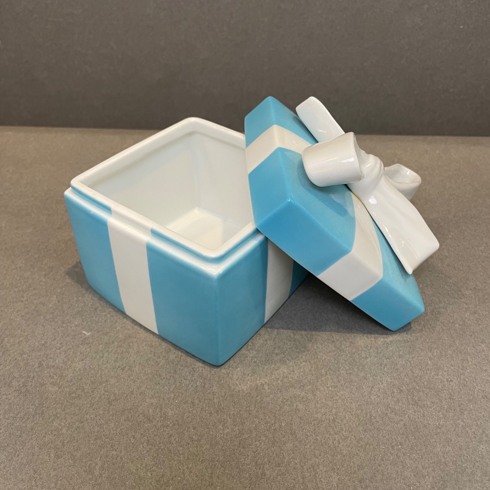 【超歓迎】 未使用Tiffany ティファニー 陶器 ブルーBOX ブルーボックス 小物入れ