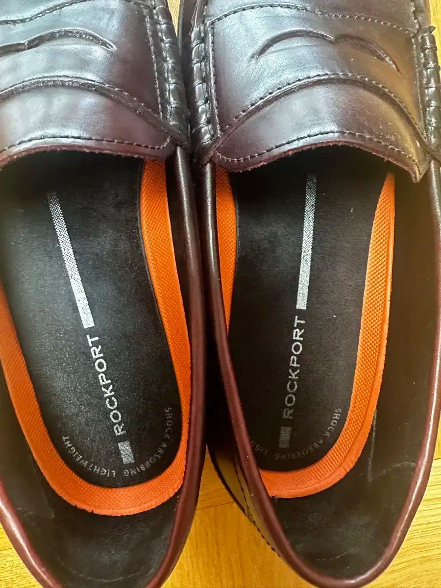 ROCKPORT ロックポート ローファー ワインカラー 255 サイズ