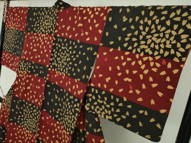 平和屋本店□極上 人形作家・ホリヒロシ 小紋 市松 舞桜 金彩 逸品